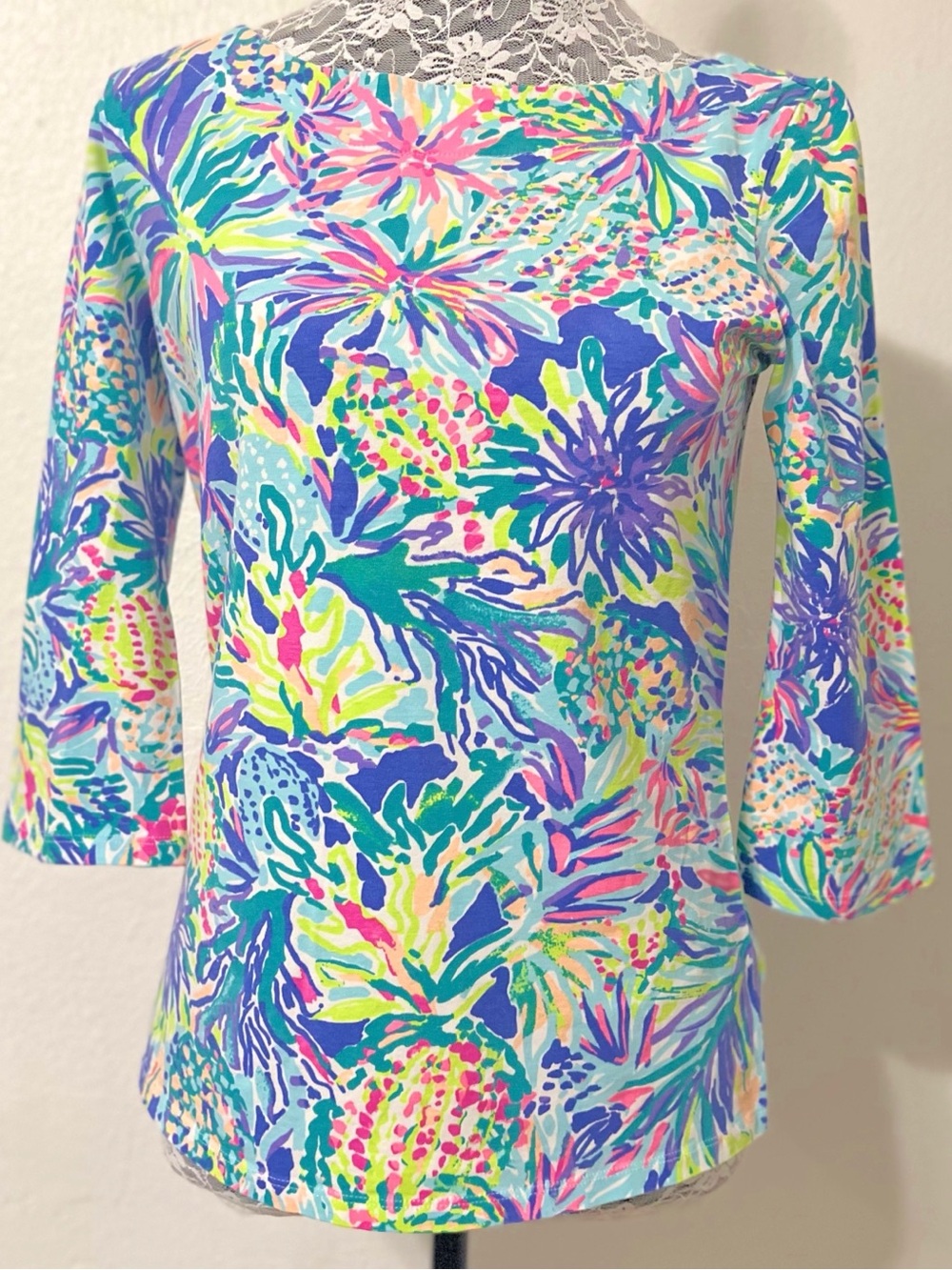 Lilly Pulitzer Sophie Blouse in the Mermaid Cove print Abstract Boatneck Top